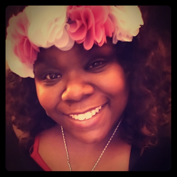 Meet your Posher, Melissa - Picture 1 of 5